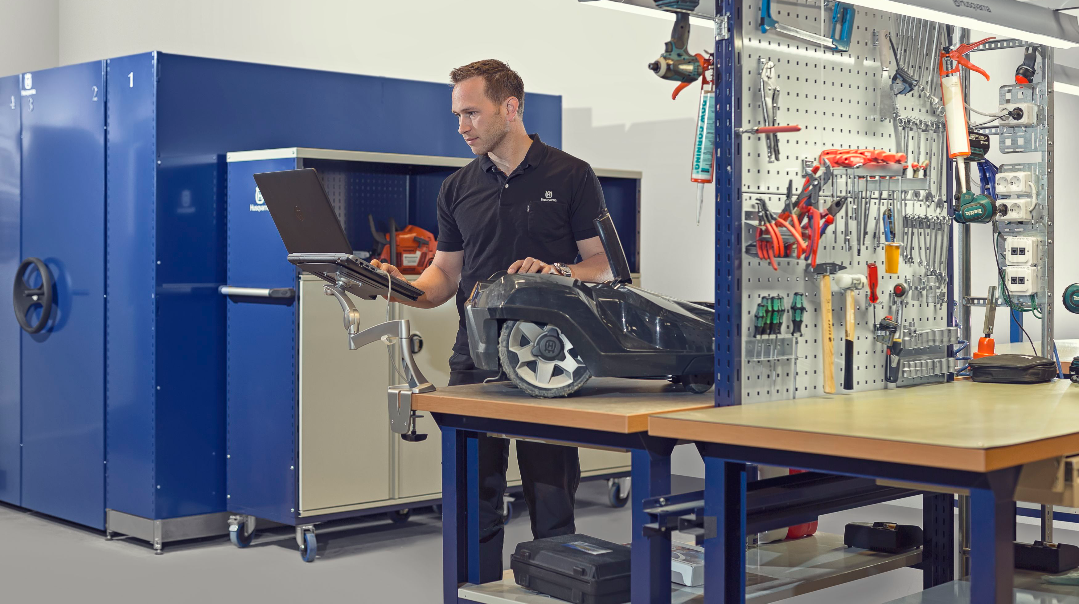 Robotfűnyíró szerviz